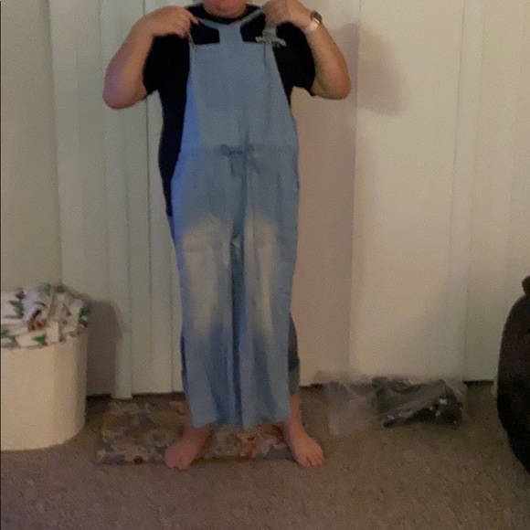 Super cute jean overalls - Picture 2 of 2